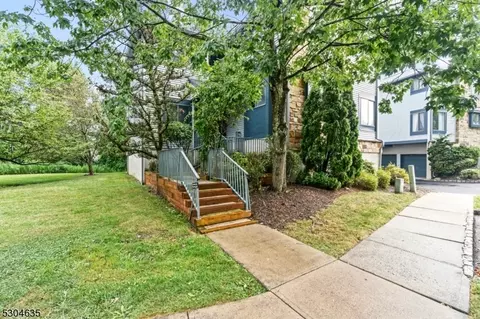144 Overlook Dr, Hackettstown, NJ 07840