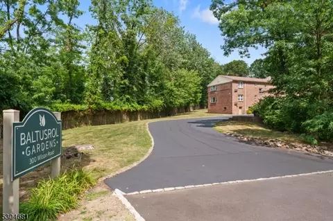 300 Wilson Rd #14, Springfield, NJ 07081