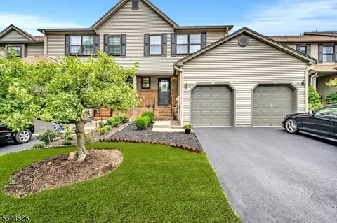 64 Manor Dr, Princeton, NJ 08540
