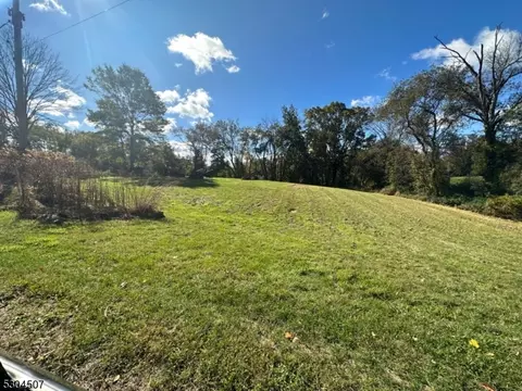 104 Rockafellows Mill Rd, Flemington, NJ 08822