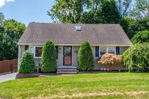 31 Lawrence Ct, Clifton, NJ 07013