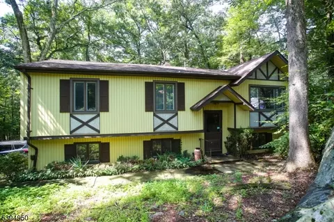 89 Minnisink Rd, Jefferson, NJ 07849