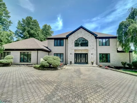 2 Henderson Hill Rd, Hampton, NJ 08827
