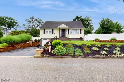 54 Baywood Ave, Wayne, NJ 07470