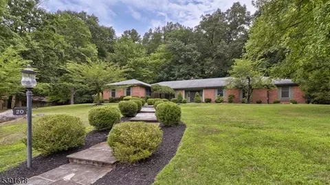 20 Apache Rd, Wayne, NJ 07470