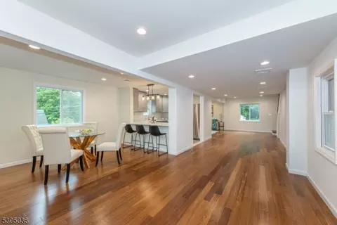 25 Dandelion Rd, Sparta, NJ 07871