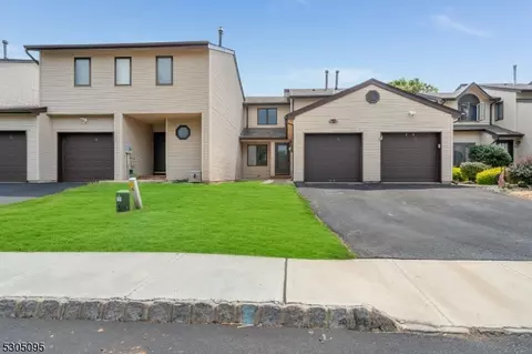 13 Linden Ct, Flemington, NJ 08822