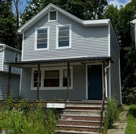 21 Cross St, Montclair, NJ 07042