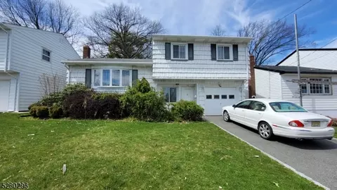 210 Abbe Ln, Clifton, NJ 07013