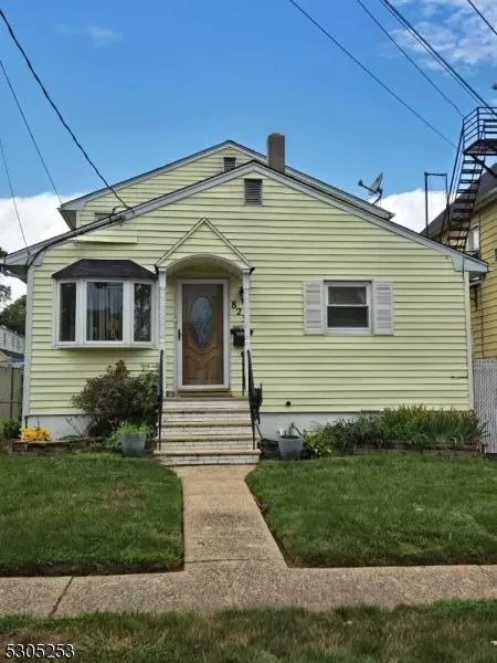 823 Hussa St, Linden, NJ 07036