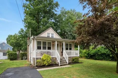 37 Pine Blvd, Hanover, NJ 07927