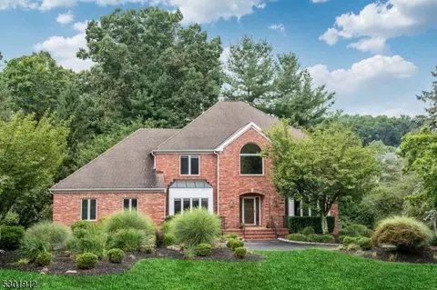 10 E Cove Ln, Morristown, NJ 07960