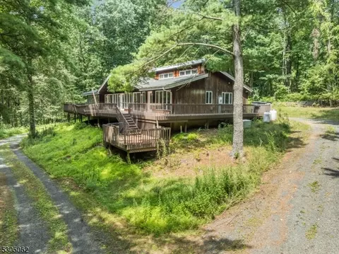 33 Haytown Rd, Lebanon, NJ 08833