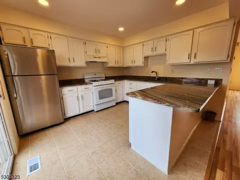 2 Sickle St, Dover, NJ 07801 photo 8