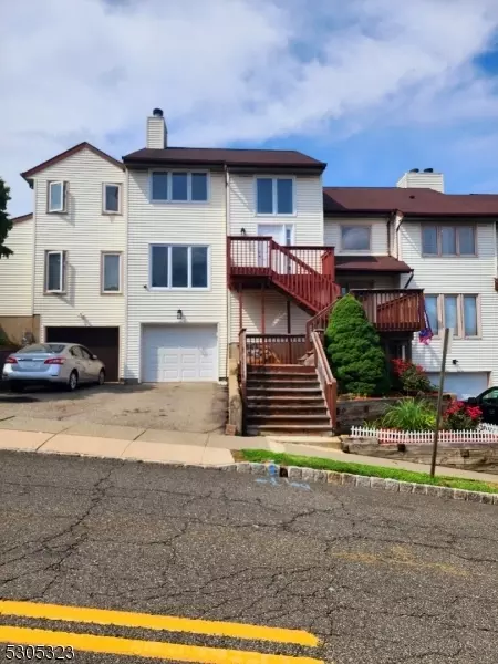 2 Sickle St, Dover, NJ 07801