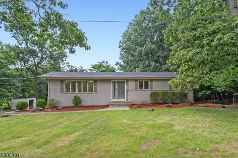 57 Ridge Rd, North Haledon, NJ 07508