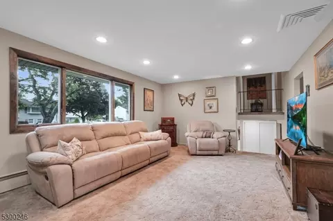 25 Everett Pl, Wayne, NJ 07470 photo 8