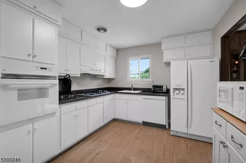 25 Everett Pl, Wayne, NJ 07470 photo 13