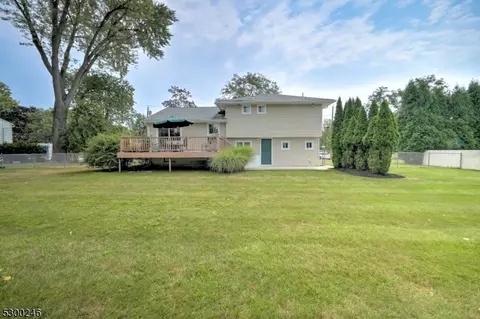 25 Everett Pl, Wayne, NJ 07470 photo 3