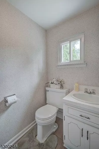 25 Everett Pl, Wayne, NJ 07470 photo 22