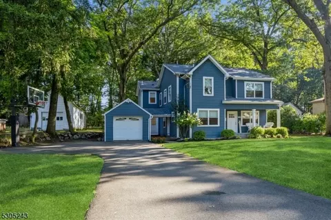 72 W Summit Ave, Midland Park, NJ 07432