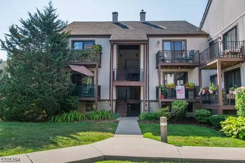 17329 Aspen Ct, Stanhope, NJ 07874