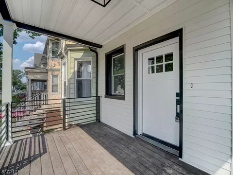 4 N 16th St, East Orange, NJ 07017