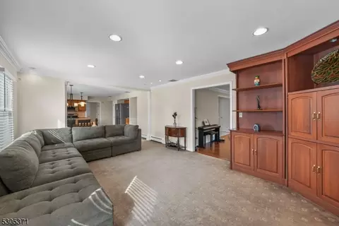 214 Webster Dr, Wayne, NJ 07470 photo 7