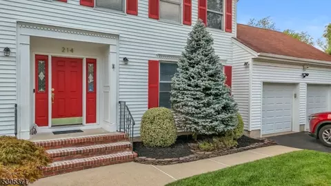 214 Webster Dr, Wayne, NJ 07470 photo 2