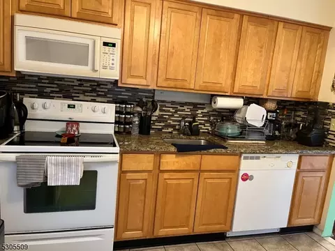 7 Foxhall # A, Middlesex, NJ 08846 photo 4