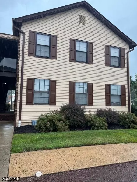 7 Foxhall # A, Middlesex, NJ 08846