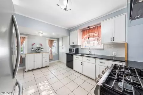 282 Phillips Ter, Union, NJ 07083 photo 8