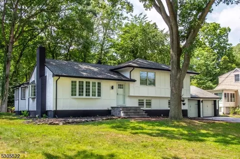 149 Lake Dr W, Wayne, NJ 07470