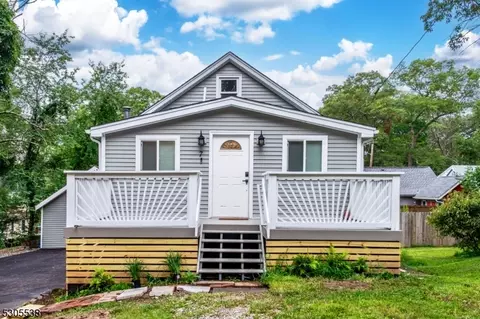 7 Papscoe Rd, West Milford Twp, NJ 07421