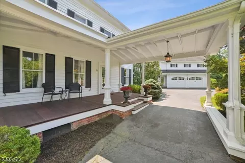 28 Union Hill Rd, Madison, NJ 07940