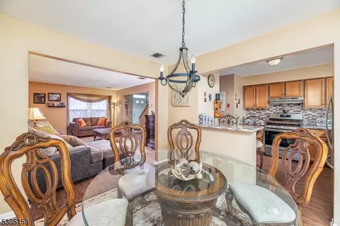 30 Village Dr, Hamburg, NJ 07419