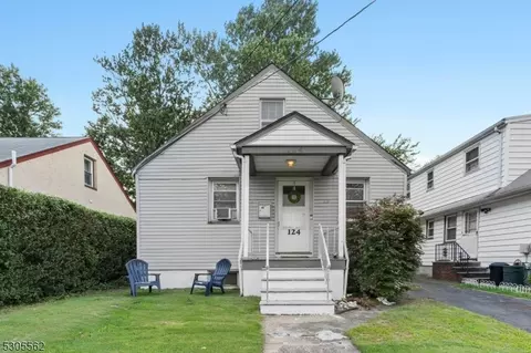 124 Hawthorne St, Roselle Park, NJ 07204