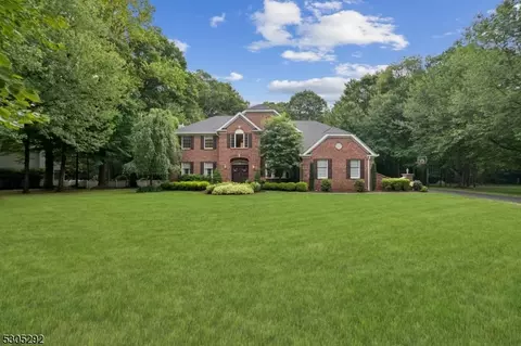 8 Nottingham Way, Randolph, NJ 07869