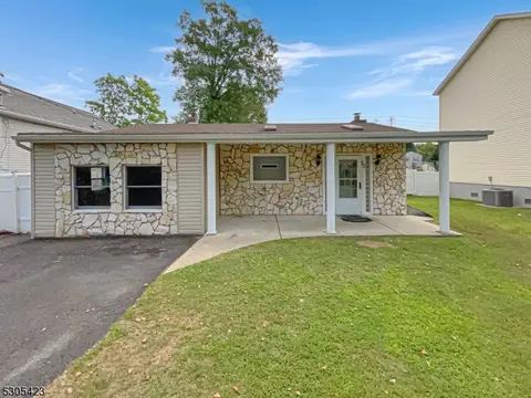 20 Seminole Ave, Parsippany-troy Hills Twp, NJ 07034