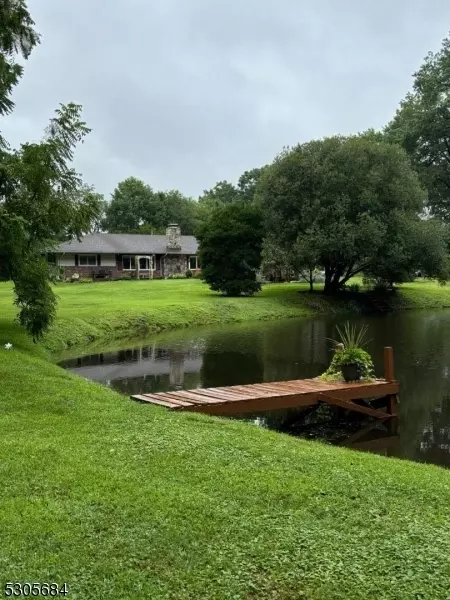 10 Vail Rd, Blairstown Twp, NJ 07832