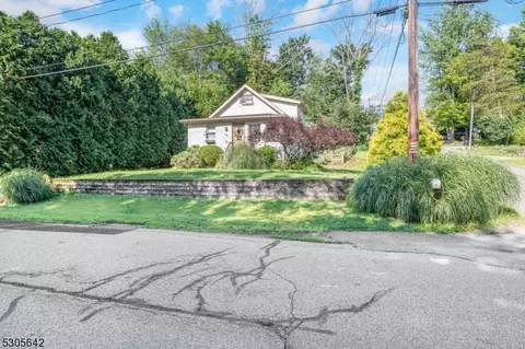 26 W Shore Rd, West Milford, NJ 07480
