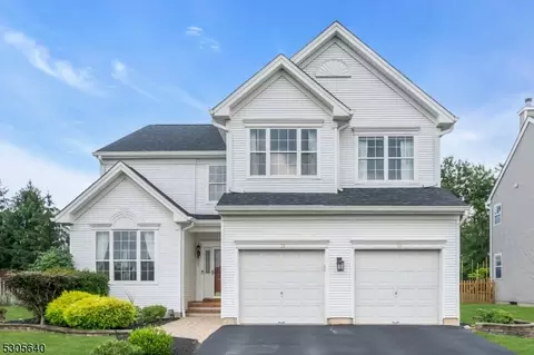 15 Kershaw Ct, Bridgewater, NJ 08807