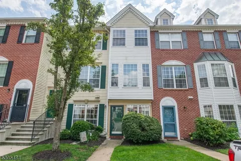 1303 Persimmon Ct, Mahwah, NJ 07430