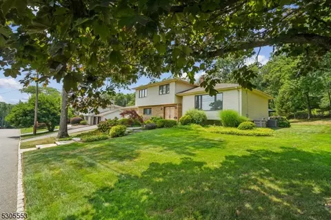 10 Stone Dr, West Orange, NJ 07052