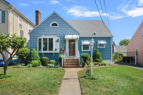 720 Erudo St, Linden, NJ 07036