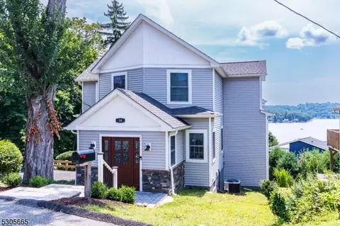 14 Zeek Way, Hopatcong, NJ 07843