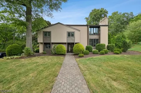 46 Wynnewood Rd, Livingston, NJ 07039