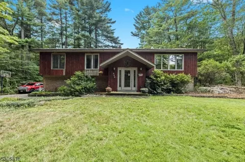 959 Westbrook Rd, West Milford, NJ 07480