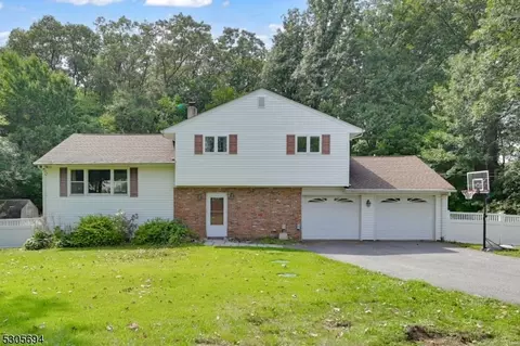 171 Ridge Rd, West Milford, NJ 07480