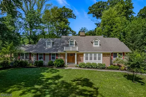 4 Pheasant Ln, Scotch Plains, NJ 07076